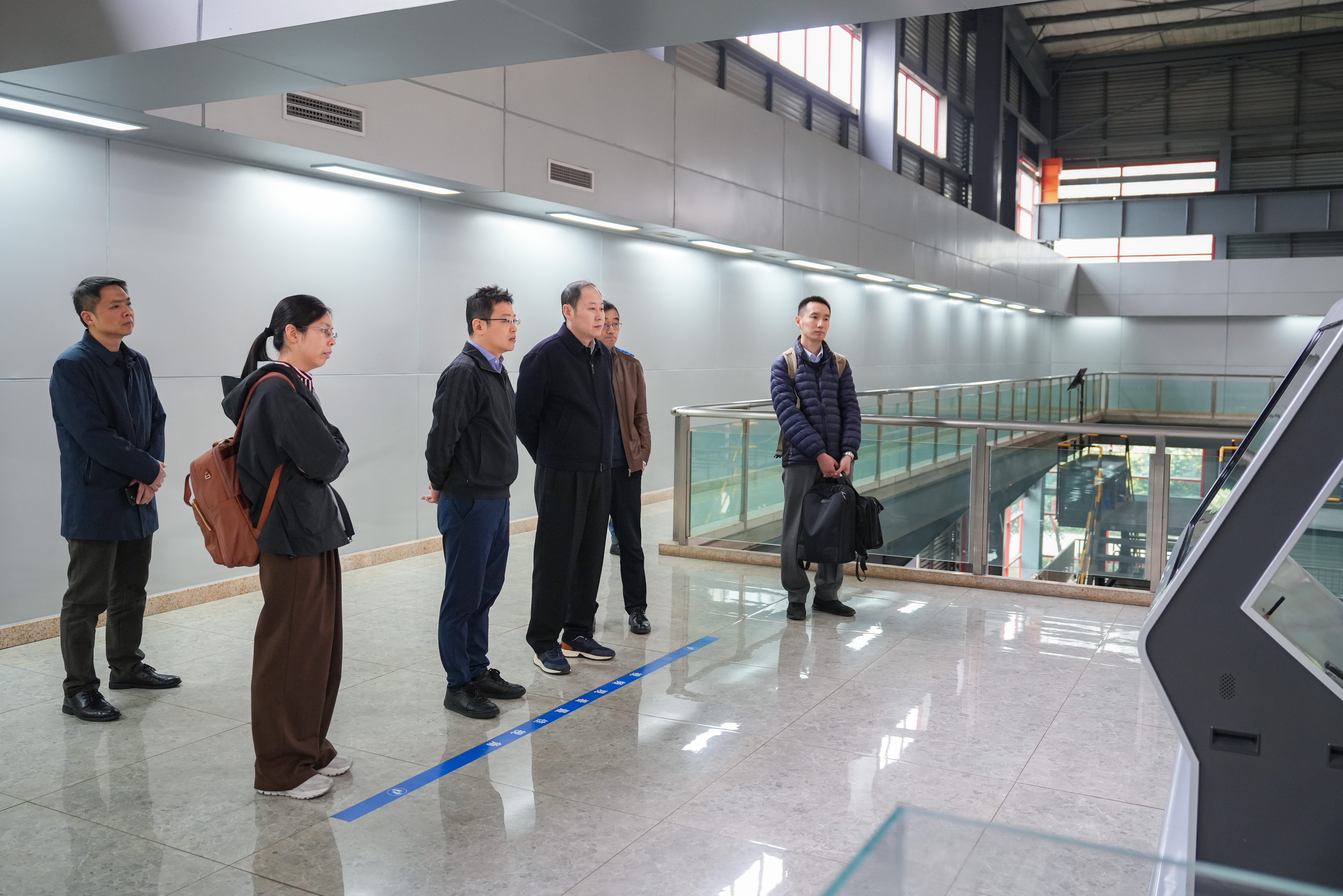 中信环境党委委员、副总经理王松一行到新利体育环境集团考察交流